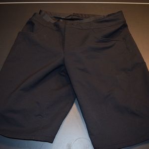 Men's Black Pearl Izumi BIKE SHORTS W/PAD Built-In